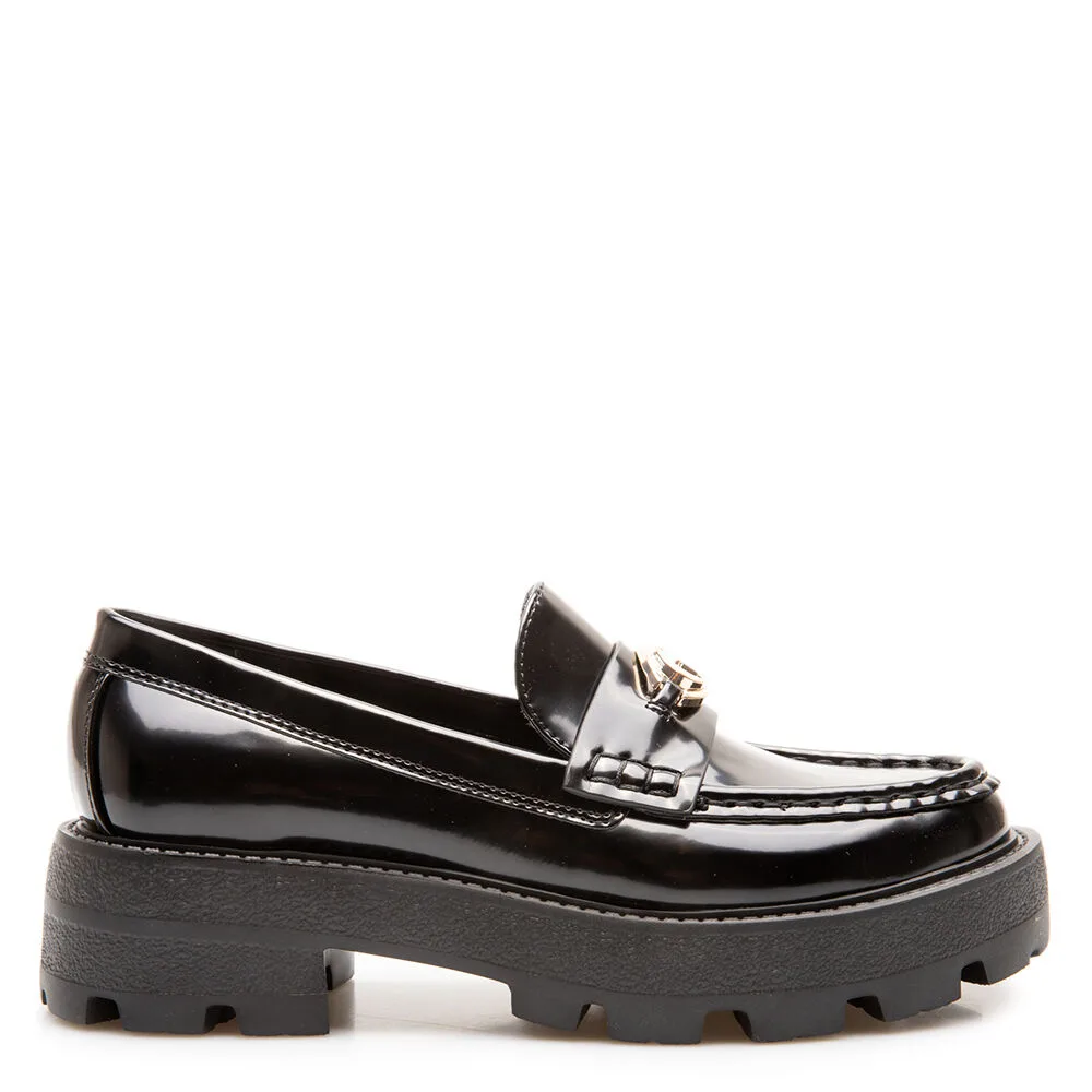 Guess Γυναικεία Loafer Λουστρίνι με Chunky Σόλα – Μαύρο 1 Guess Γυναικεία Loafer Λουστρίνι με Chunky Σόλα – Μαύρο