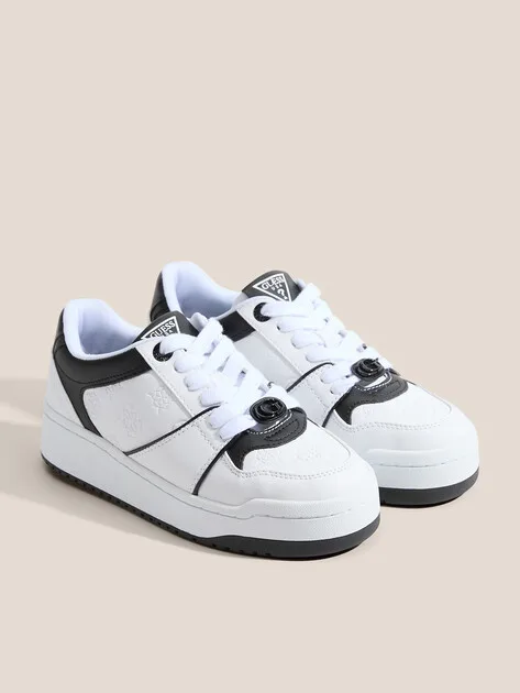 Sneakers GUESS Γυναικεία Λευκά με Μαύρες Λεπτομέρειες & Platform Σόλα 3 Sneakers GUESS Γυναικεία Λευκά με Μαύρες Λεπτομέρειες & Platform Σόλα - Image 3