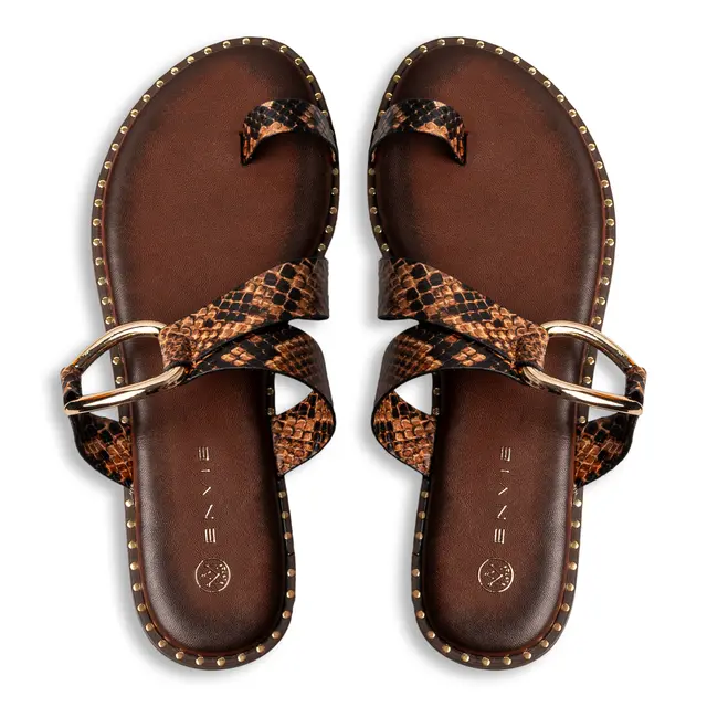 Flat σανδάλι Envie με snake υφή και χρυσή αγκράφα 3 Flat σανδάλι Envie με snake υφή και χρυσή αγκράφα - Image 3